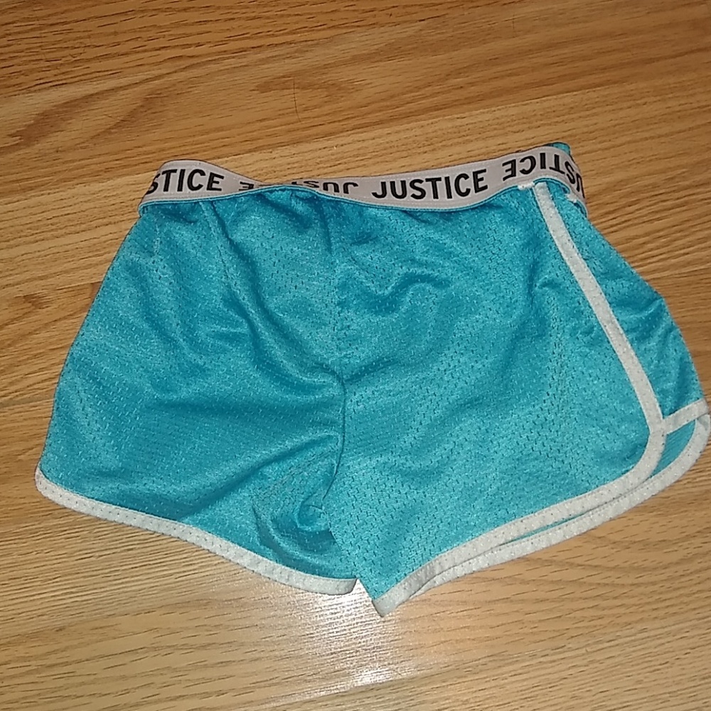 Shorts - Picture 2 of 3